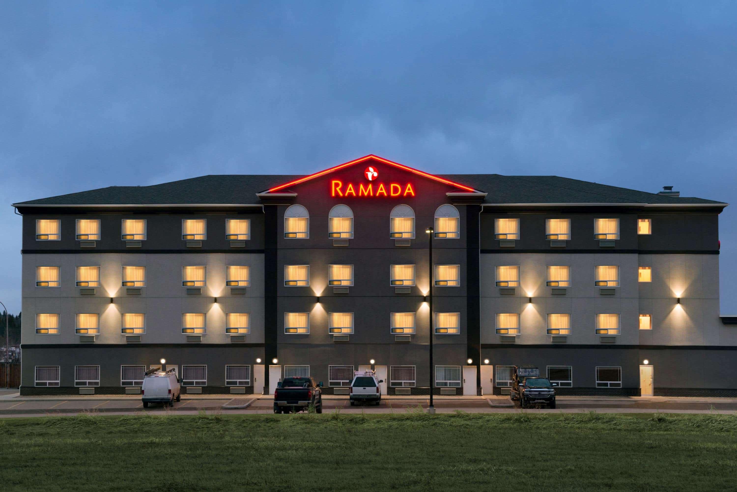 Ramada By Wyndham Drayton Valley Exterior foto